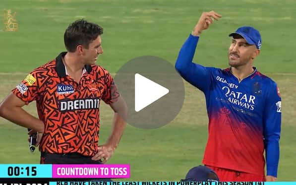 [Watch] Faf du Plessis Demonstrates 'Alleged Toss Tampering' In MI vs RCB Game To Cummins